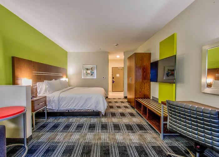 Holiday Inn Express & Suites Dallas Nw - Farmers Branch By Ihg