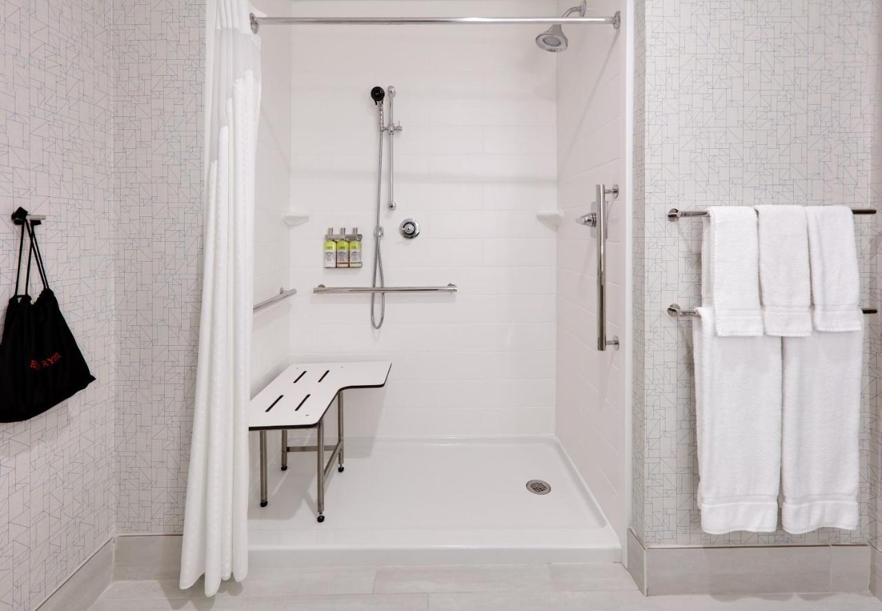 Express & Dallas Nw - By Ihg 3* Farmers Branch