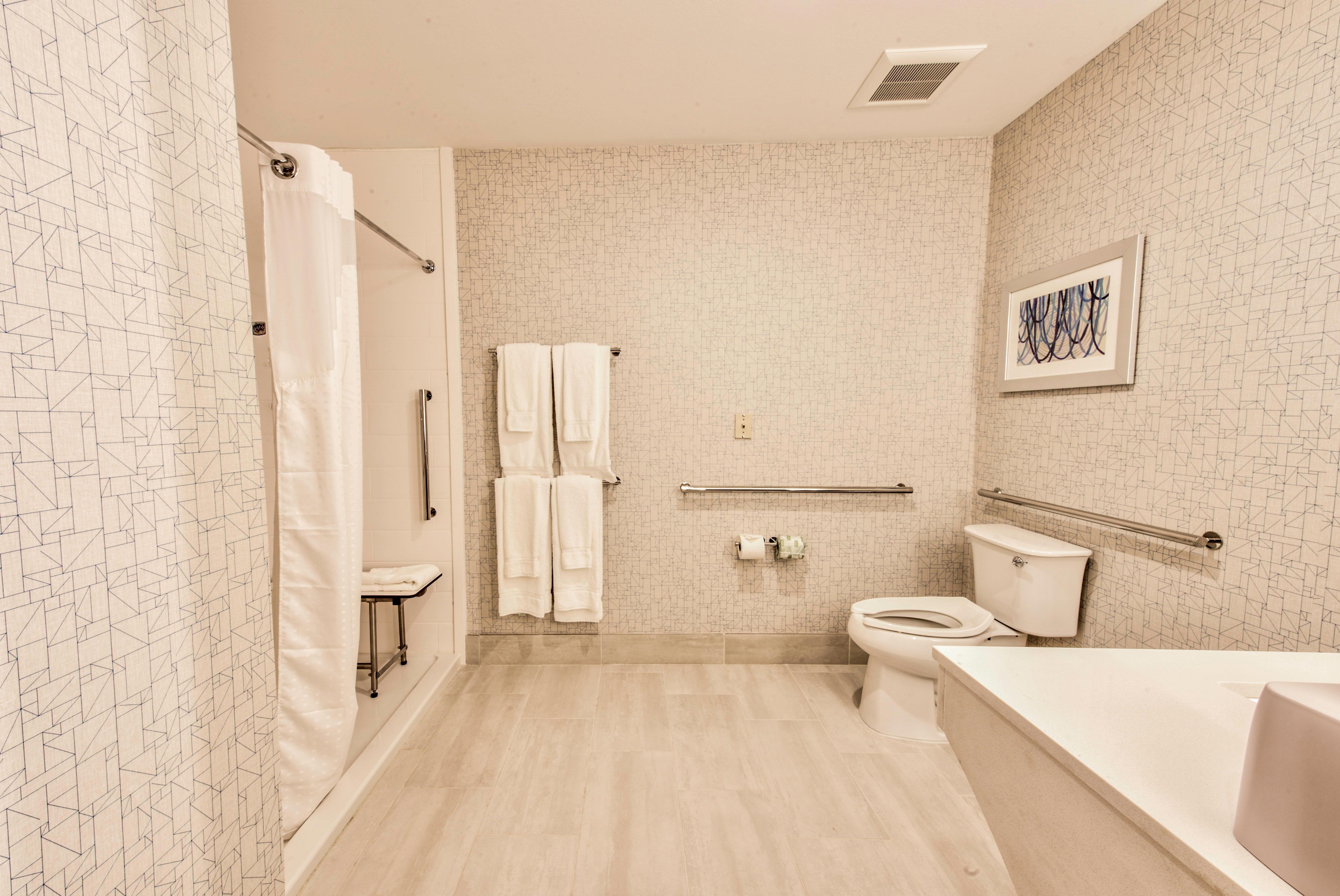 Express & Dallas Nw - By Ihg